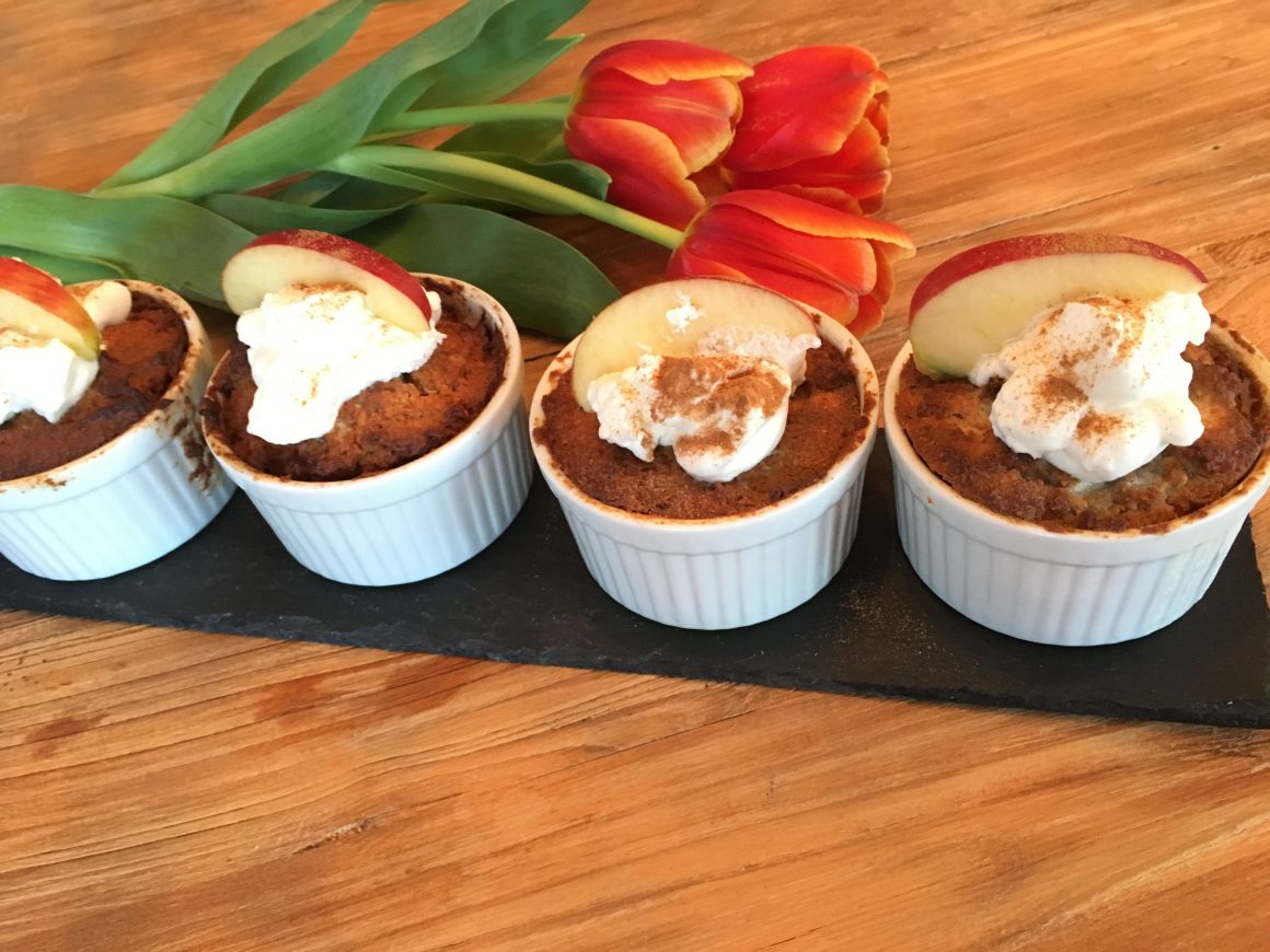 Zubereitung: Glutenfreie Apfel-Nuss-Küchlein