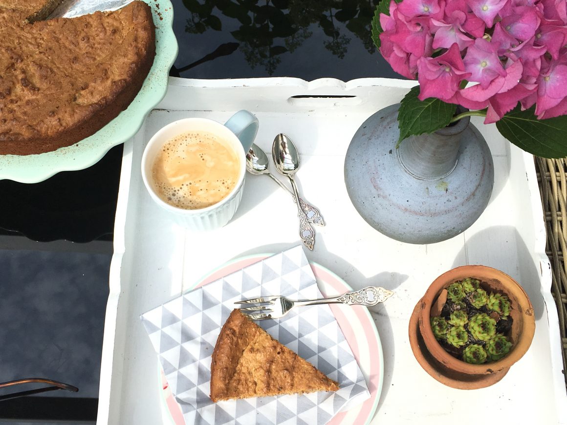 Glutenfreie Mandeltarte (nur mit Datteln gesüßt)