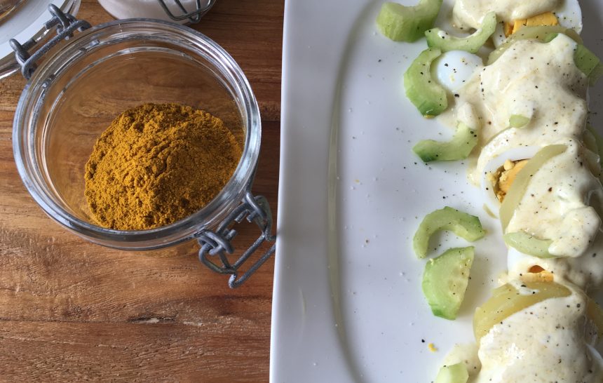 Kartoffel-Ei-Salat mit Joghurt-Curry-Dressing