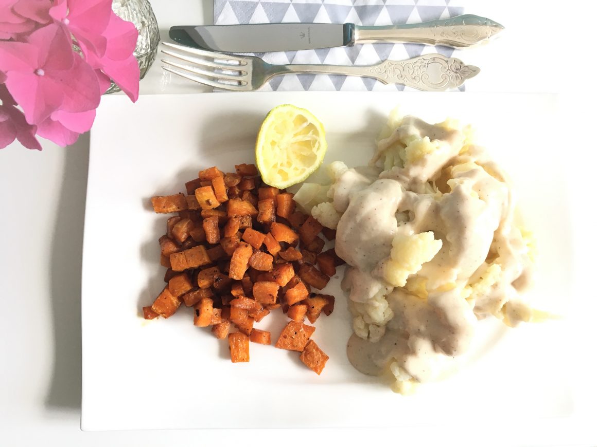 Blumenkohl mit sahniger Cashewsoße und knusprigen Süßkartoffeln „vegan“