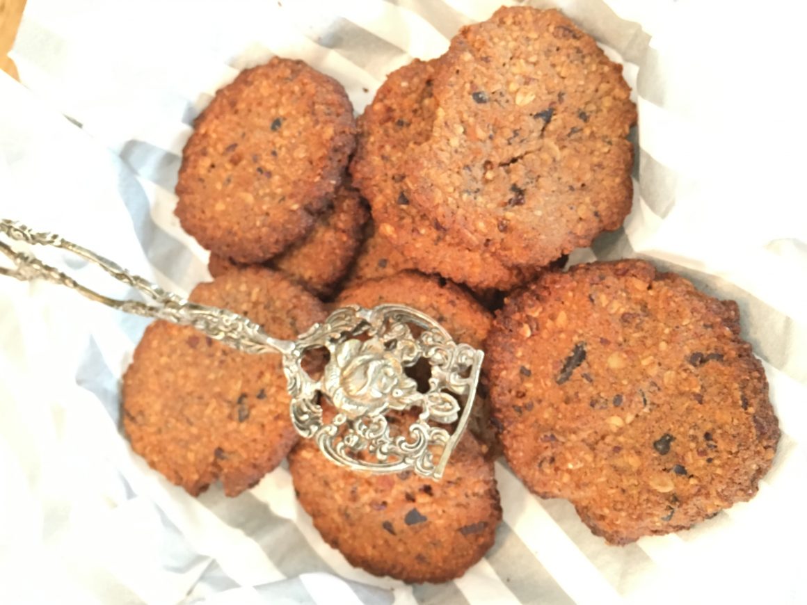 Haselnuss-Schoko-Hafer-Kekse -glutenfrei- oder einfach: „Glückskekse“