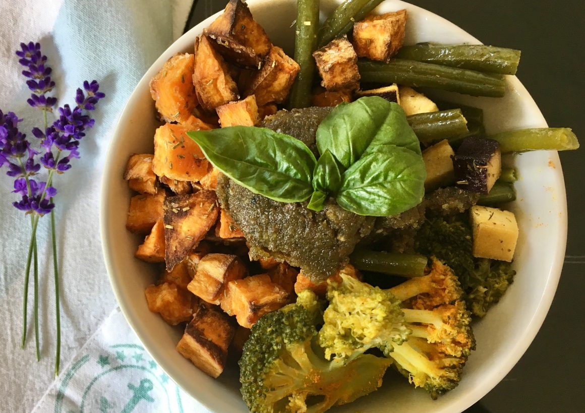Buddha Bowl: Green-Power mit Basilikum-Marzipan