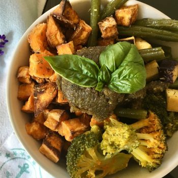 Buddha Bowl: Green-Power mit Basilikum-Marzipan