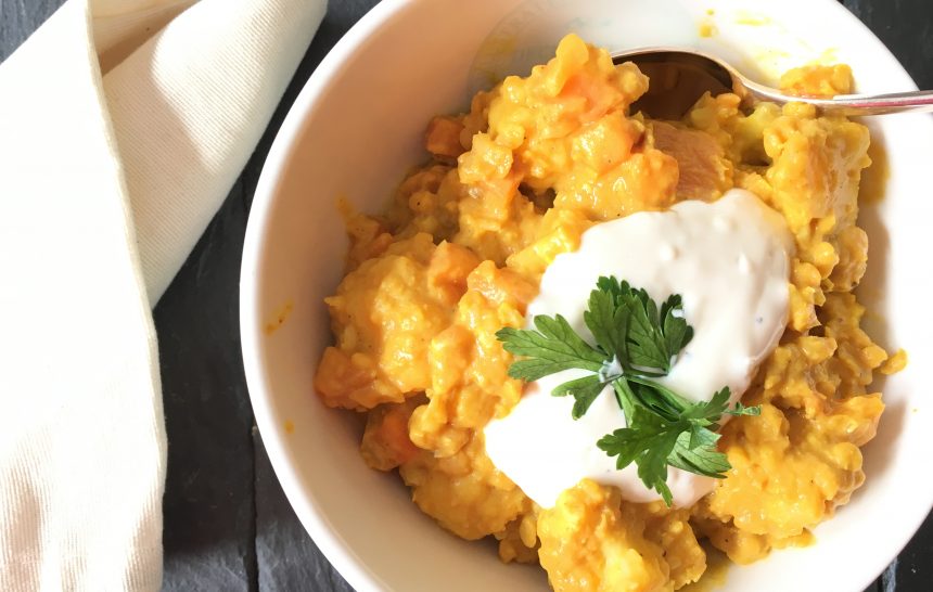 Let´s get hot: Indisches Dal mit Blumenkohl und Süßkartoffeln – vegan –