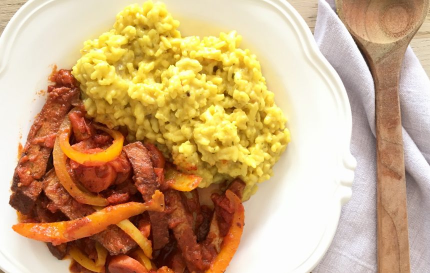 Safran-Risotto mit würziger Paprika-Pfanne „vegan“